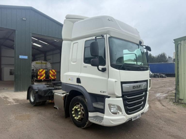 DAF CF 450 4x2 SLEEPER CAB TRACTOR UNIT