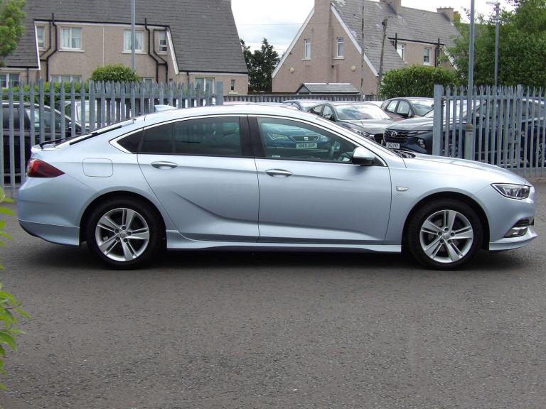 2017 Vauxhall Insignia 1.6 Insignia SRi VX-Line Nav ecoTec TD 5dr Hatchback Diesel Manual