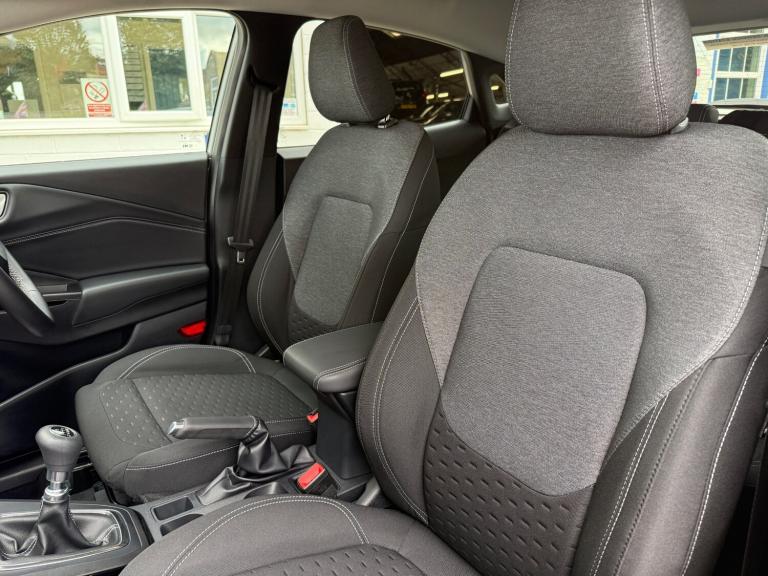 2025 Ford Puma 1.0 EcoBoost Hybrid mHEV Titanium, UNDER 350 MILES, MAY 2028 FORD WARRANTY, HATCHB...