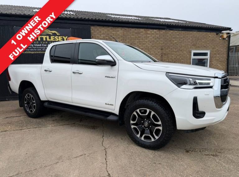 2021 Toyota Hilux 2.8 D-4D Invincible Pickup Double Cab 4dr Diesel Auto 4WD Euro 6 (s/s) (204 PIC...