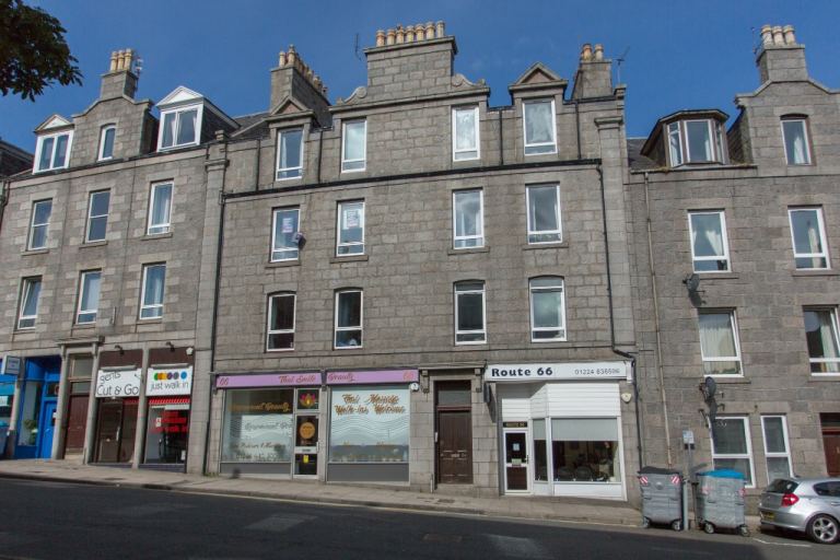 2 bedroom flat in Esslemont Avenue, Rosemount, Aberdeen, AB25 1SR