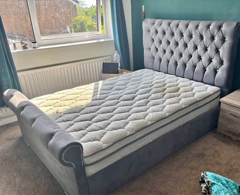 image for ]] Italian Design Grey Color - King Size Plush Velvet Sleigh Bed - Optional Mattress - Must Go ]]