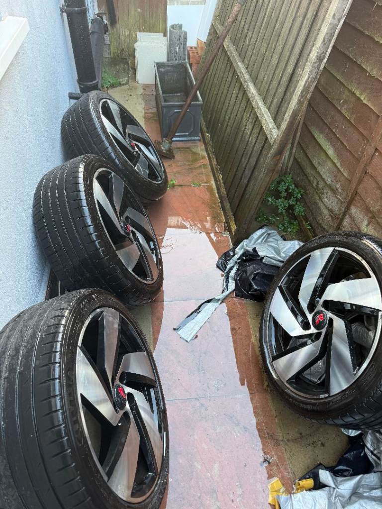 ALLOY RIMS VOLKSWAGEN GOLF GTI RICHMOND DIAMOND CUT 18 INCH