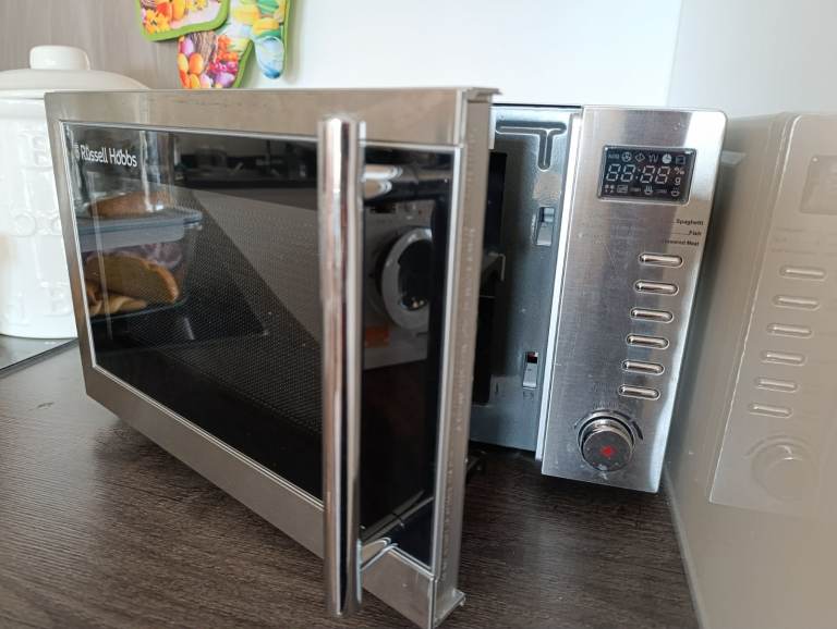 Russell Hobbs Microwave with Grill (Model RHM2031) – Great Condition