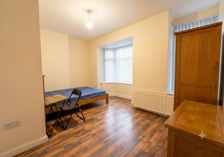 4 bedroom terraced house to rent