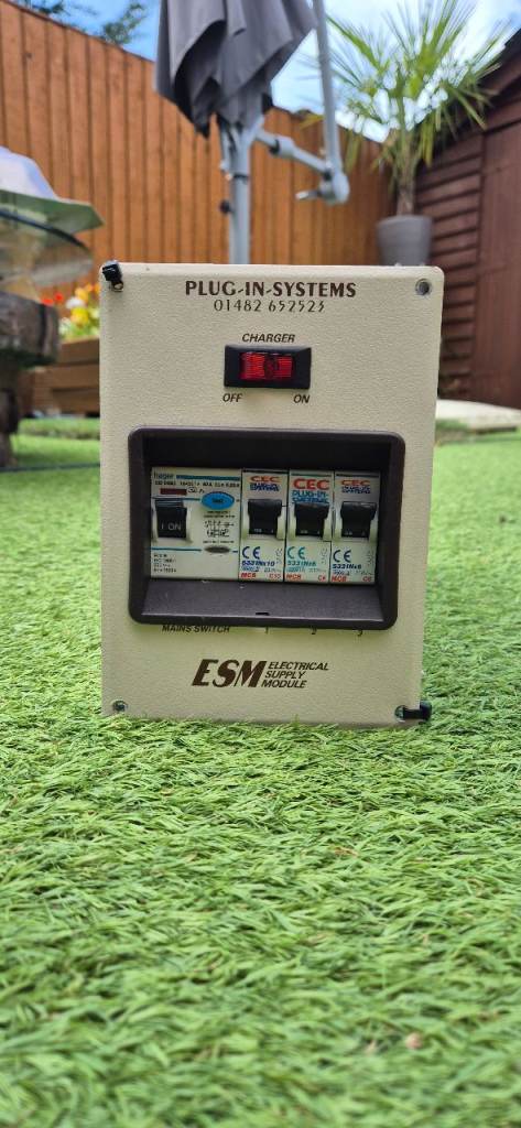 ESM ELECTRICAL SUPPLY MODULE, PLUG-IN-SYSTEM, battery charger for caravan motorhome camper boat.