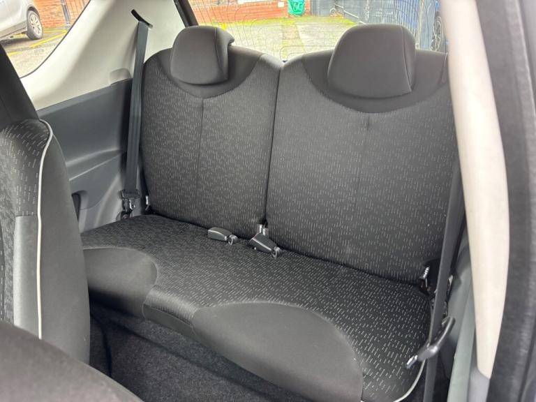 2010 Peugeot 107 1.0 12V Urban Hatchback 3dr Petrol 2 Tronic Euro 4 (68 ps) Hatchback Petrol Auto...