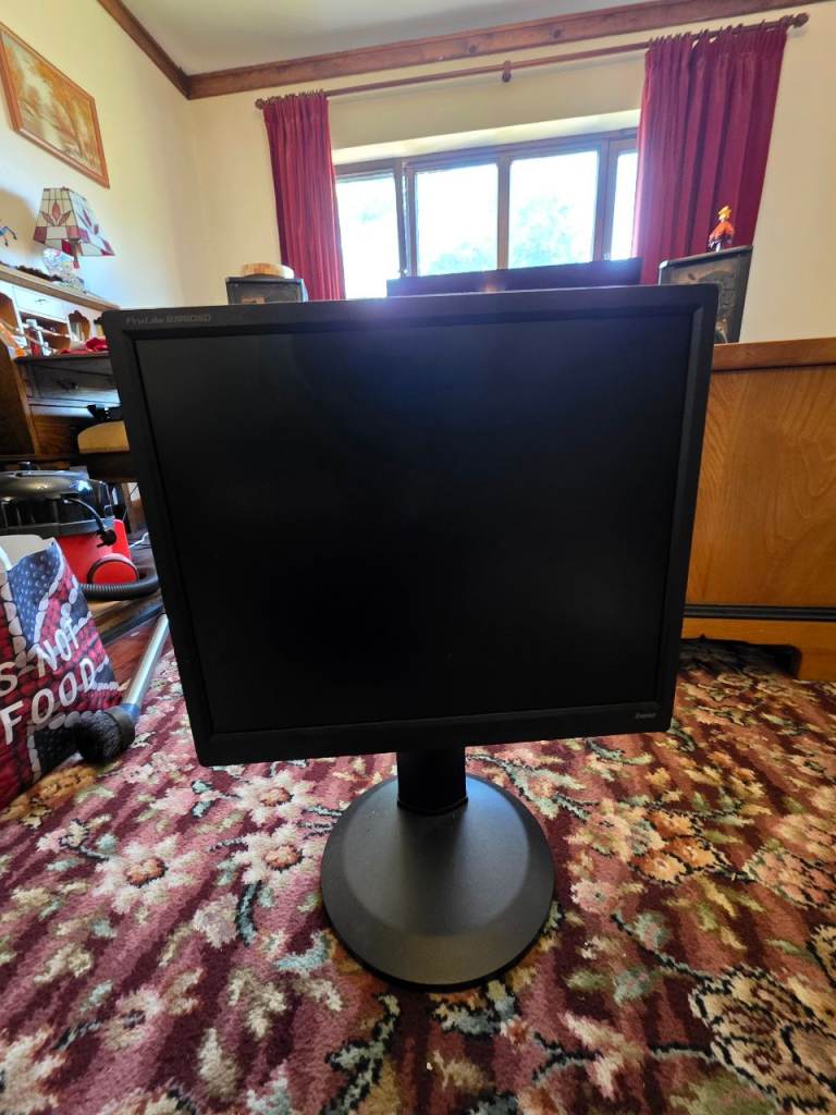 IIYAMA Monitor