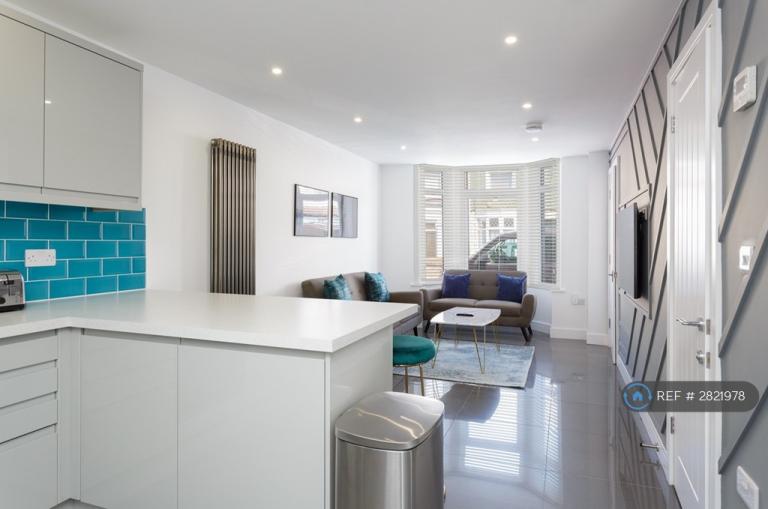 1 bedroom in Vernon Road, Portsmouth, PO3 (#2821978)