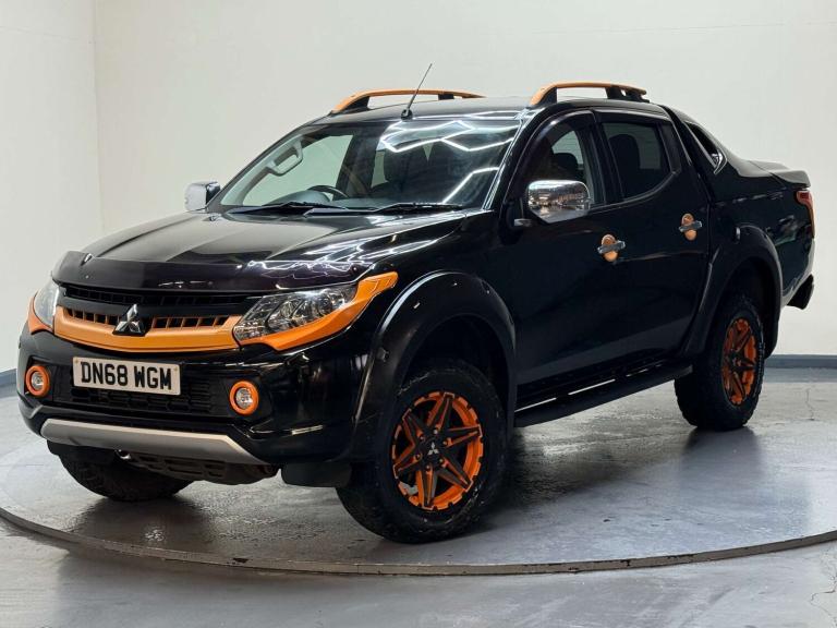 2018 Mitsubishi L200 2.4 L200 Barbarian SVP II DI-D Auto 4WD Pickup Diesel Automatic