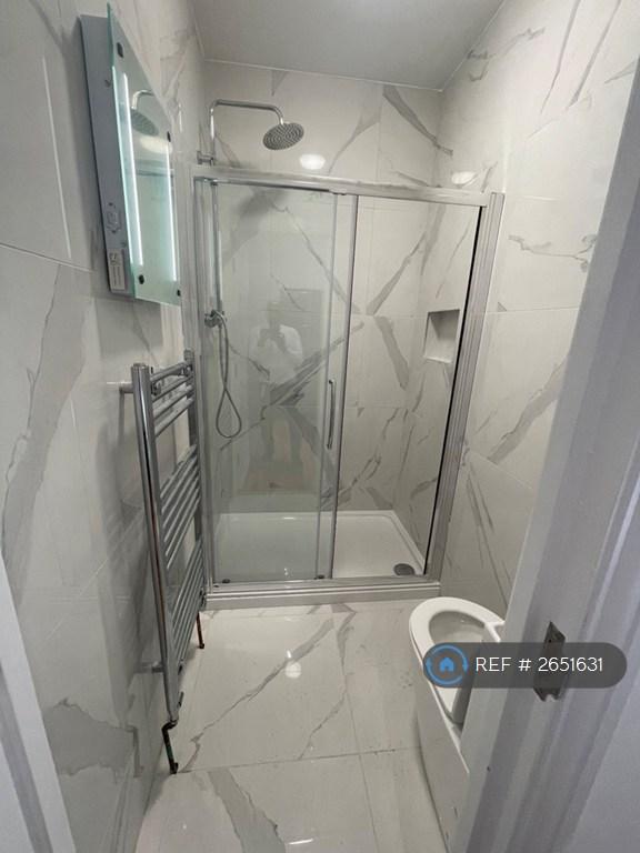 4 bedroom flat in Emmanuel House, Croydon,East Croydon ,Purley, Beckenham, Vic (4 bed) (#2651631)