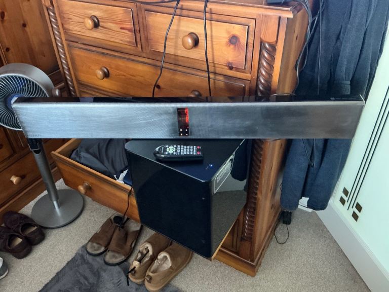 Samsung Soundbar and Subwoofer 