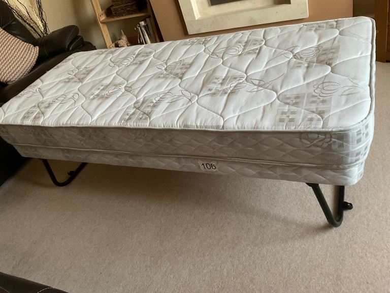 Guest bed (trundle under bed)