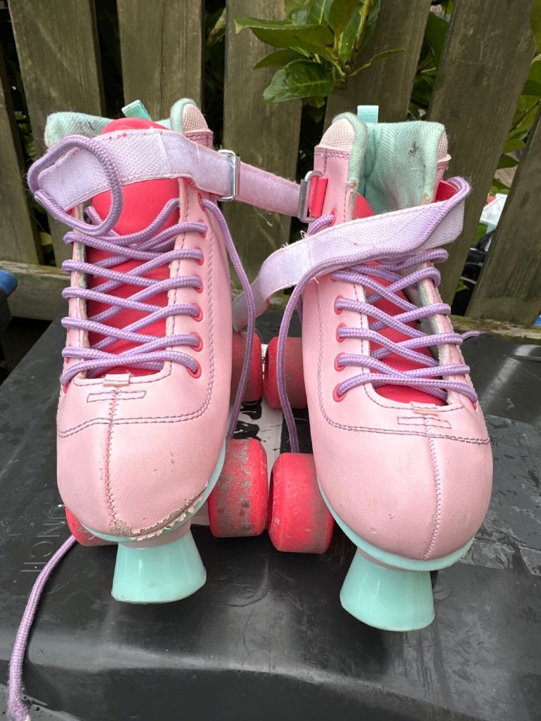 Lmnade stars/hearts/flowers size 2 eu 34 with bag and helmet
