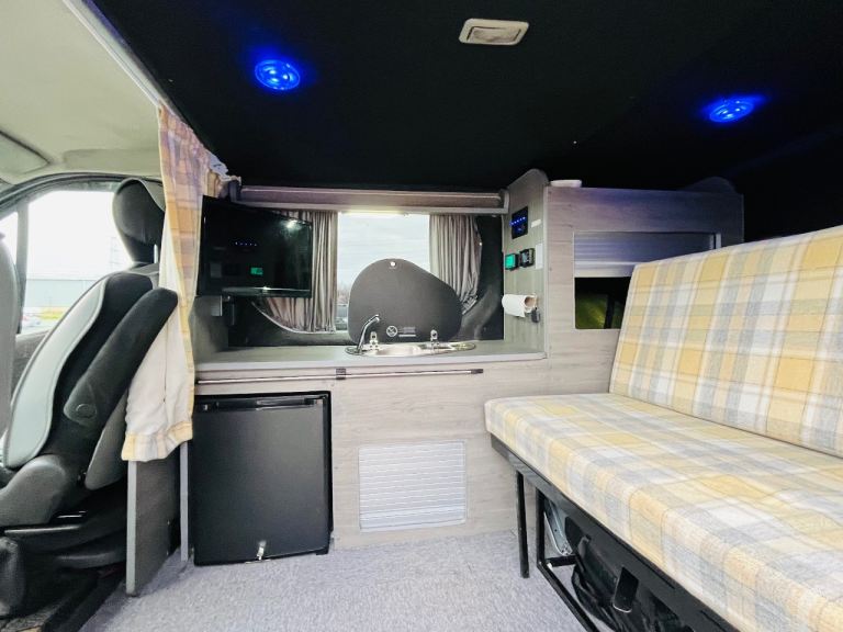 Renault, TRAFIC, Campervan 2006, Manual, 1870 (cc)