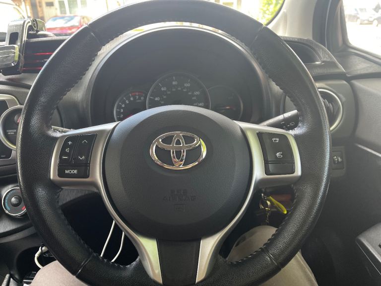 Toyota, YARIS, Hatchback, 2012, Manual, 1329 (cc), 5 doors