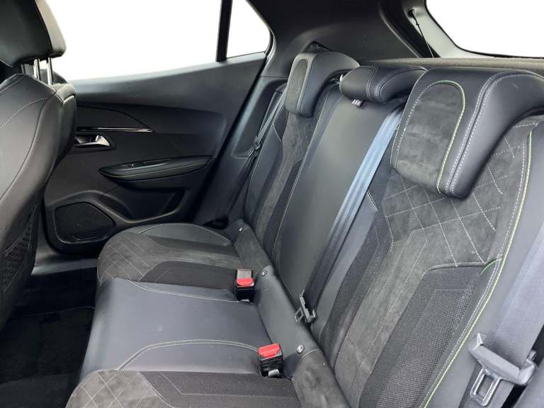  Peugeot E 2008 50kwh Gt Premium Suv 5dr Electric Auto 7kw Charger 136 Ps