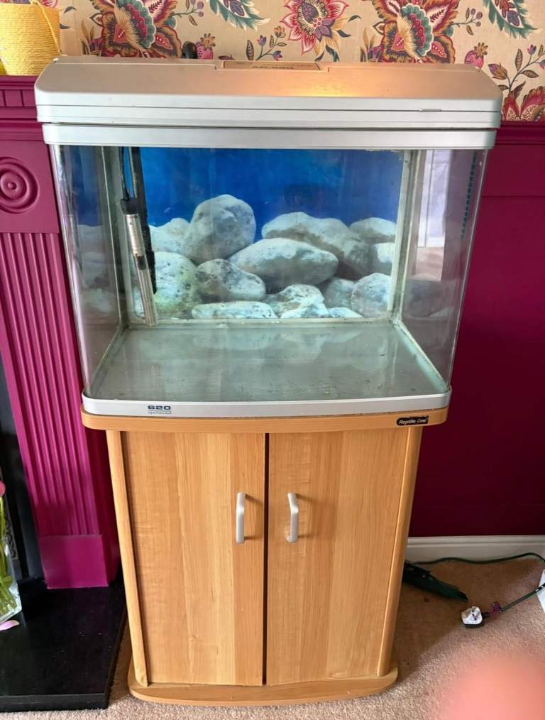 Aqua One AR-620 Aquarium and cabinet + JBL External Filter