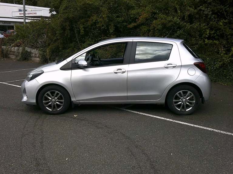 2015 Toyota Yaris 1.33 VVT-i Icon 5dr CVT HATCHBACK Petrol Automatic