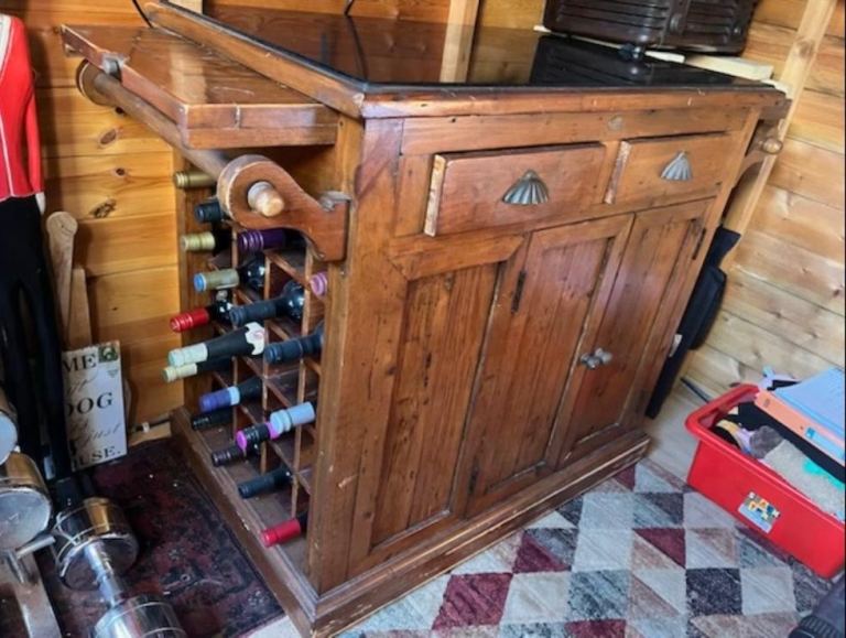 Solid wood wine rack 