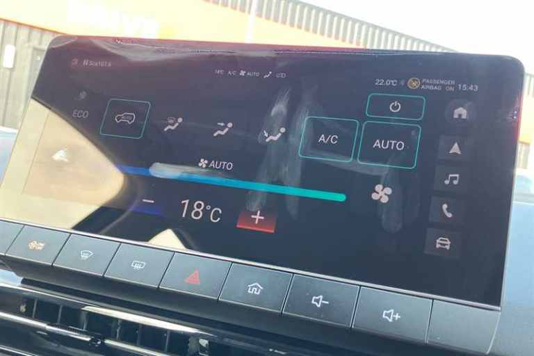 2025 MG MG4 49kWh SE Hatchback 5dr Electric Auto (170 ps) Hatchback Electric Automatic