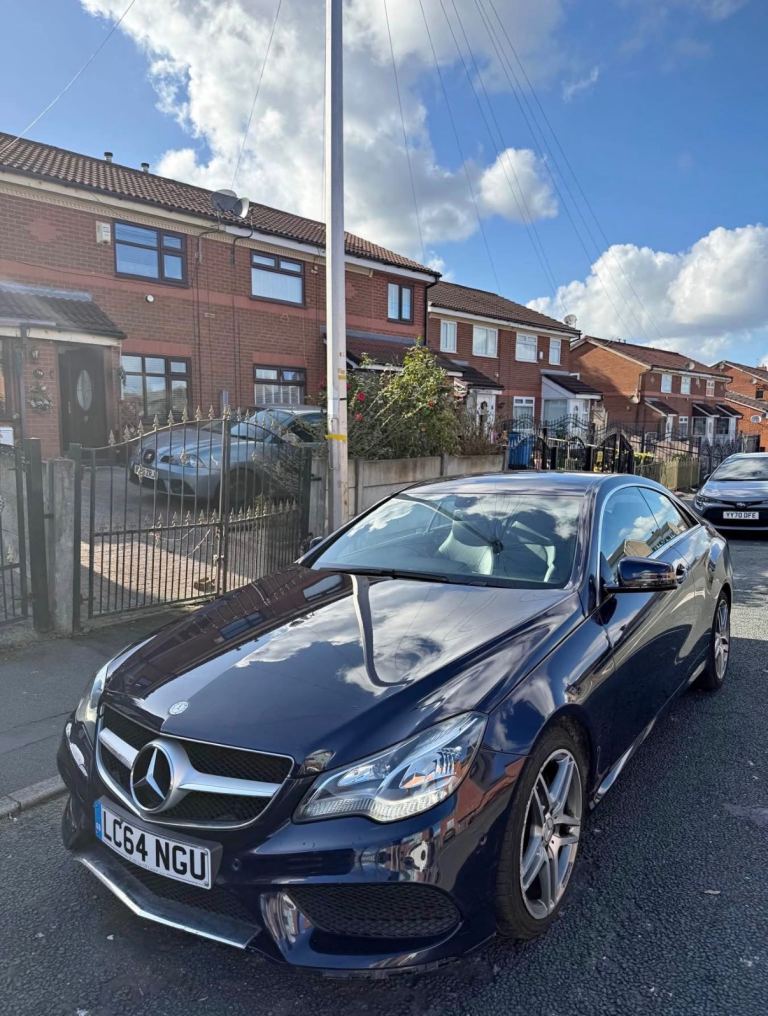 Mercedes-Benz E220D AMG line 