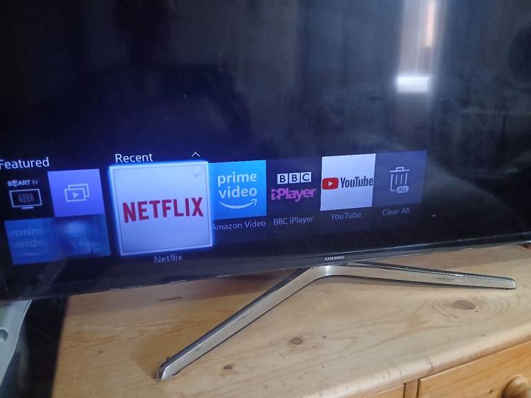 32 inch smart Samsung TV 