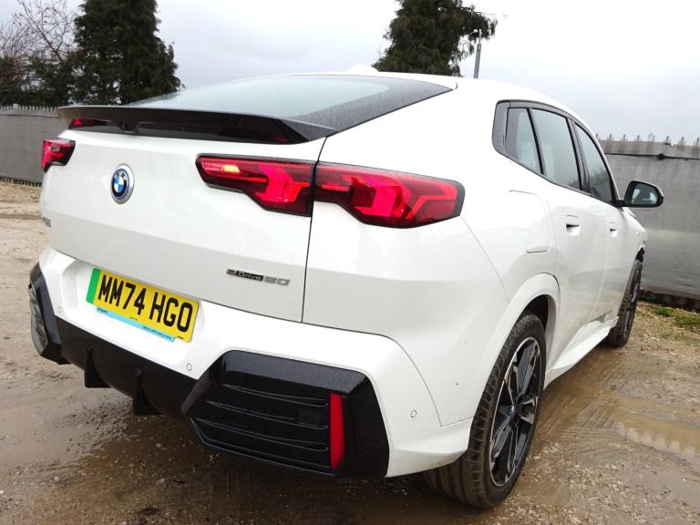 2024 74 REG BMW IX2 EDRIVE20 M SPORT ELECTRIC AUTO DAMAGED REPAIRABLE SALVAGE