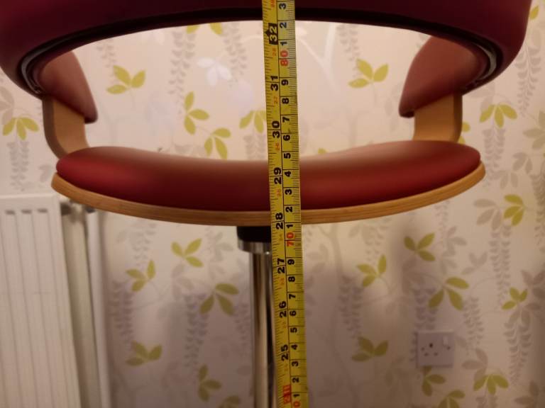 2 stools fixed height