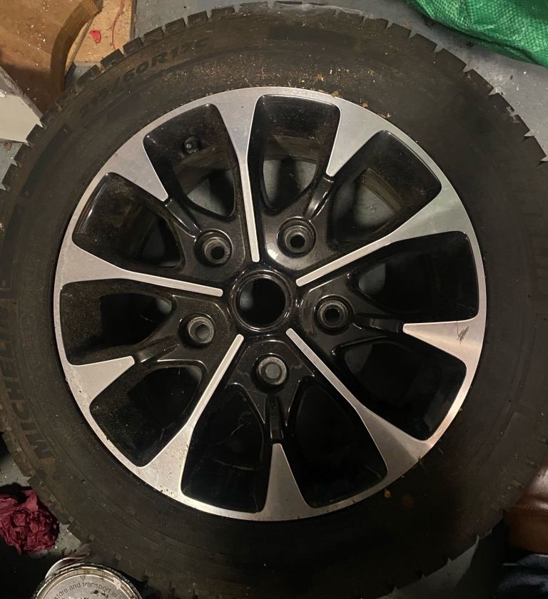 215/16 (60) Michelin wheel and tyre