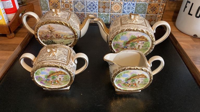 VINTAGE SADLER TEA POT 1.25Pt, SUGAR BOWL MILK JUG PLUS ONE HUNTING SCENE TEA POT