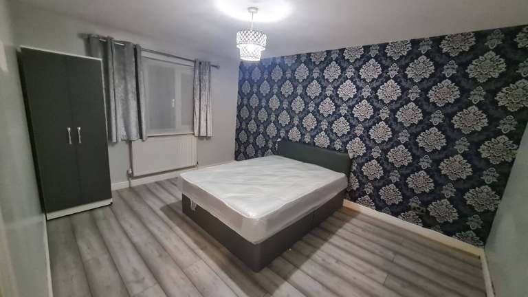 Bright Rooms to Rent – Large Room £650, Double Room £400