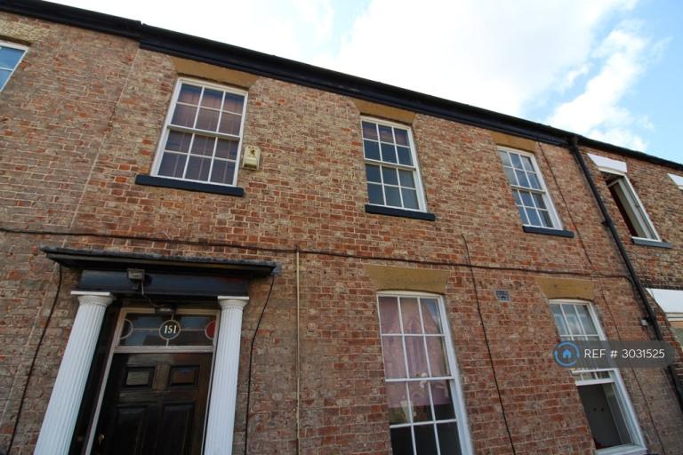 2 bedroom flat in Northgate, Darlington, DL1 (2 bed) (#3031525)