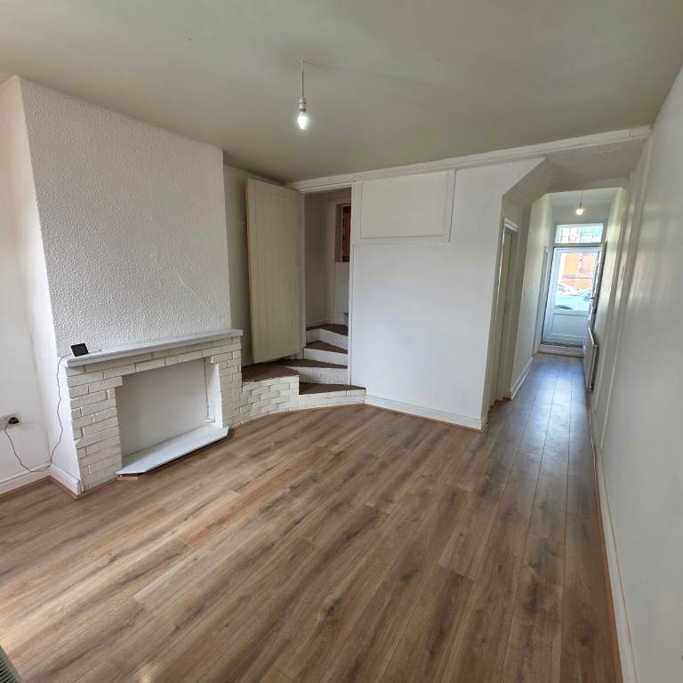 House to rent - B70 6LD