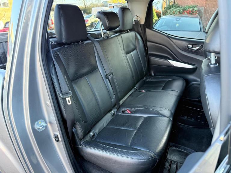 2016 Nissan Navara 2.3 dCi Tekna Auto 4WD Euro 5 4dr PICK UP Diesel Automatic