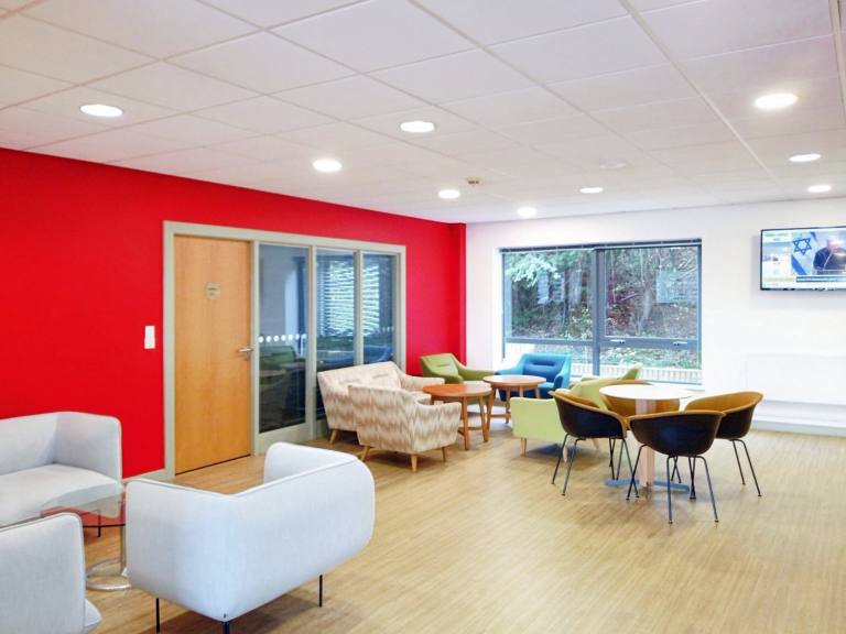 Evesham - WR11 1GP \ Flexible Desk Access Through Coworking Membership