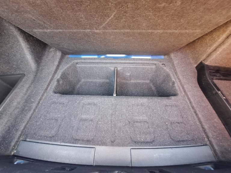 BMW 3 SERIES, Saloon, 2013, Manual, 2L engine size 4 doors