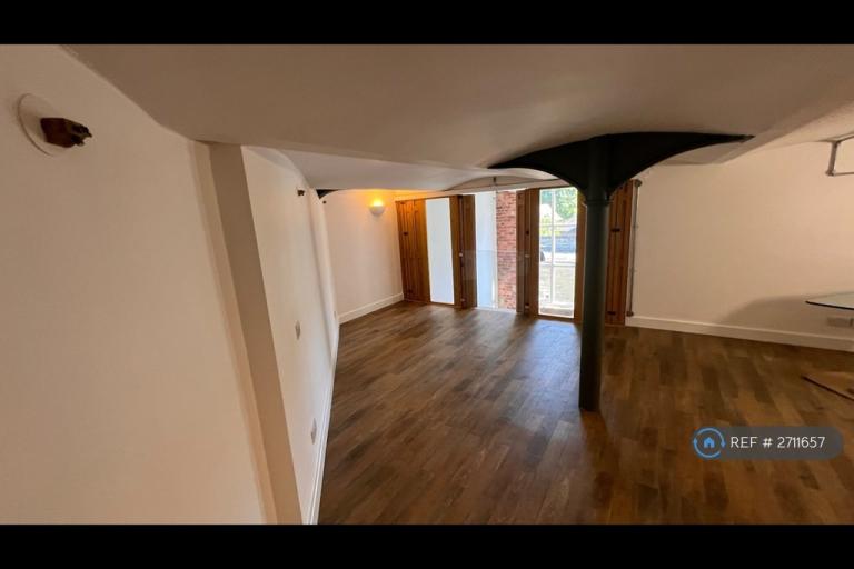 2 bedroom flat in Clarence Mill, Bollington, SK10 (2 bed) (#2711657)