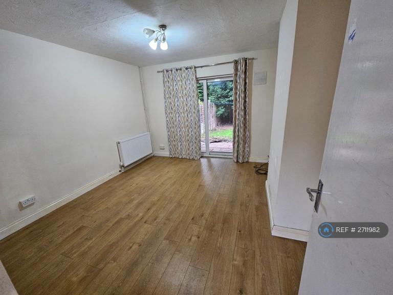 2 bedroom house in Bedwell Crescent, Stevenage, SG1 (2 bed) (#2711982)