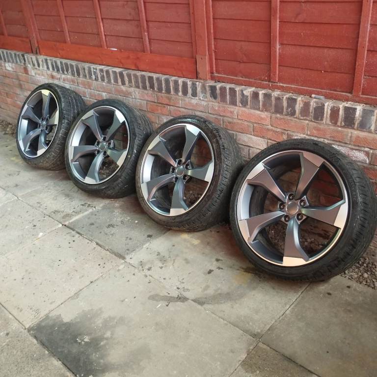 Set of 4,  20" Audi alloys excellent condition 