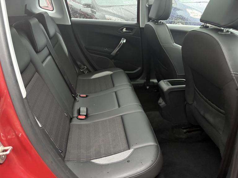 PEUGEOT 2008 1.2 PureTech Allure 2015