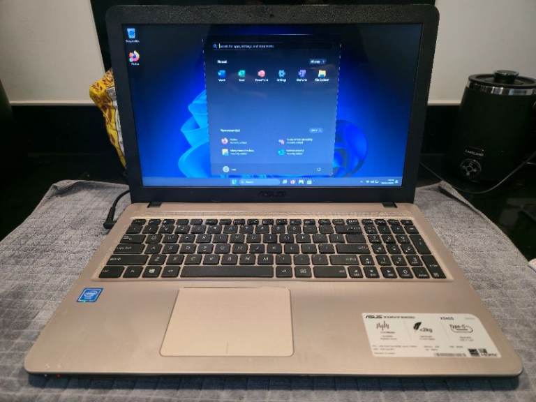 Asus 15.6" laptop
