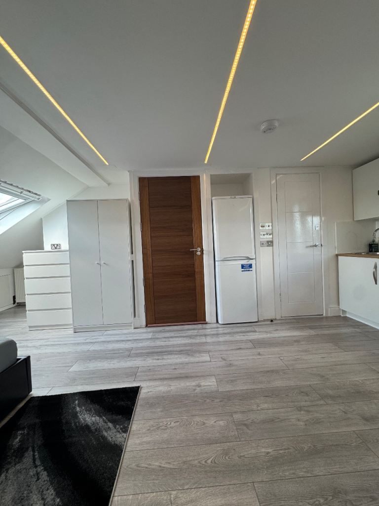 DLH Electrical Services Ltd - Electrician Serving South London and Surrounding Areas