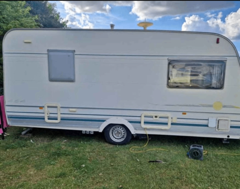 4 birth lunar solus caravan 