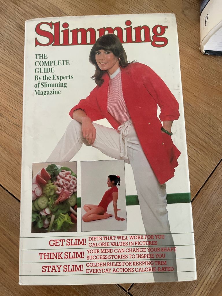 Vintage Slimming Hardback Book 'The Complete Guide' Book – Good Condition