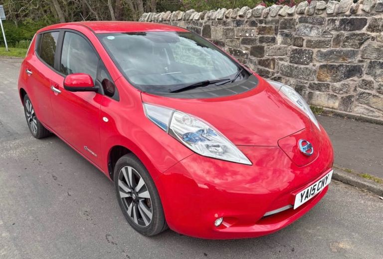 Nissan Leaf Tekna 2015 - Excellent Condition, Low Mileage EV