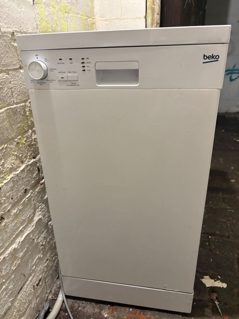 Beko Slimline Dishwasher - White, Good Condition