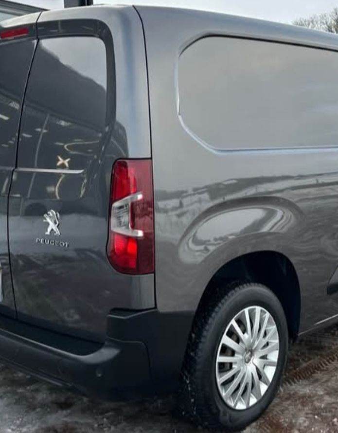 NO VAT - IMMACULATE DIESEL ULEZ VAN...