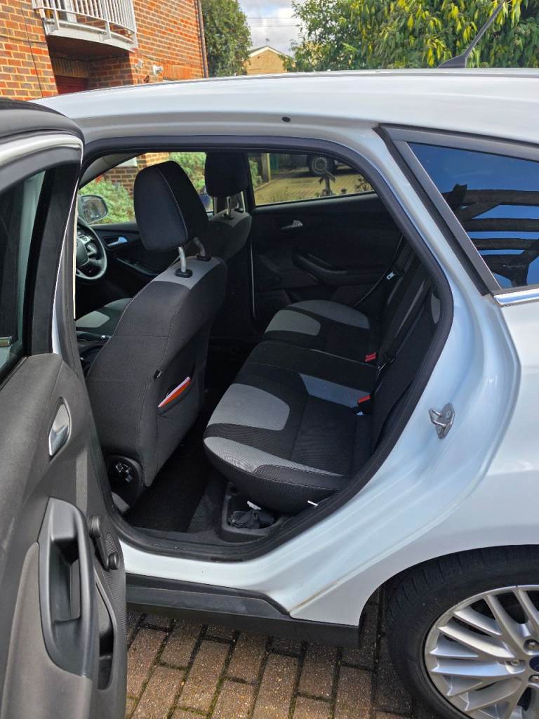 Ford, FOCUS, Hatchback, 2014, Manual, 998 (cc), 5 doors