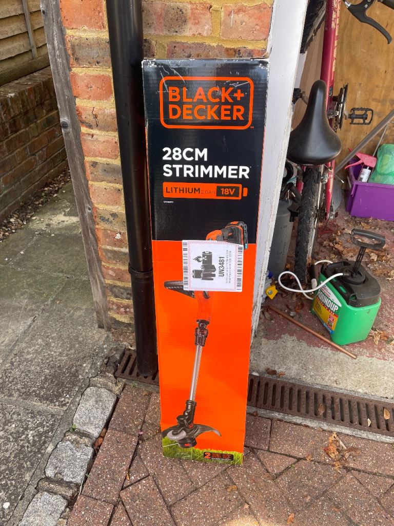 Black+Decker 28cm Strimmer